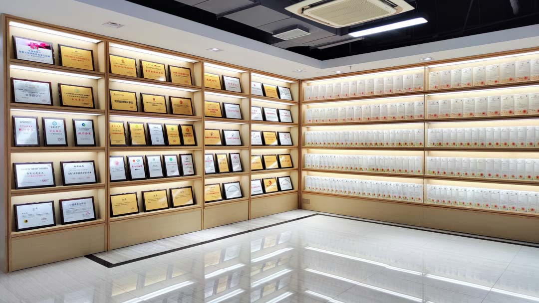 1703558828113182.jpg 640.jpg